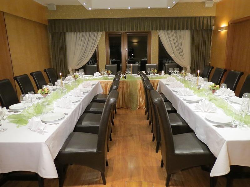 Hotel Daglezja Nad Jeziorem Kornickim Kornik Ngoại thất bức ảnh